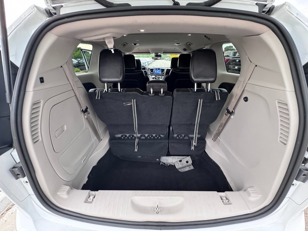 Used 2023 Chrysler Pacifica Touring-L FWD image 35