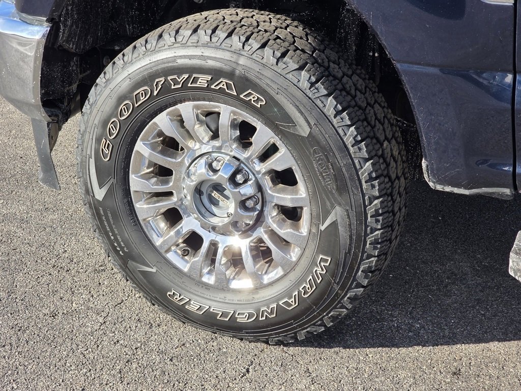 Certified 2022 Ford F250 XLT w/ XLT Premium Package image 11