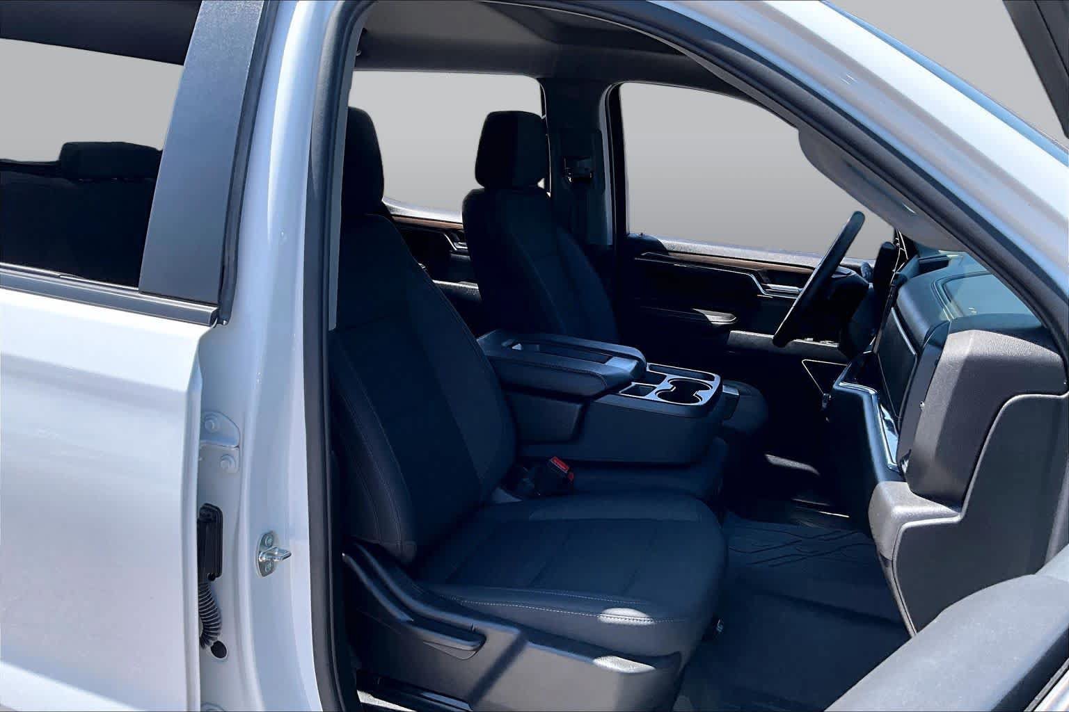 Used 2023 Chevrolet Silverado 1500 LT w/ Protection Package RWD image 9
