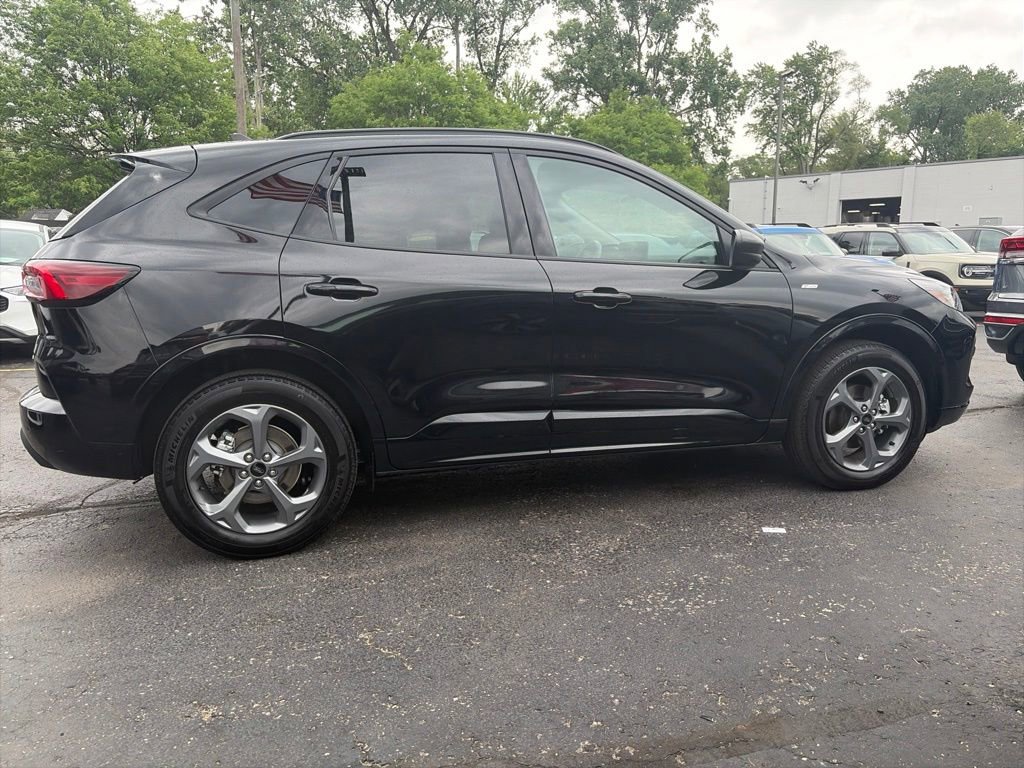 Certified 2024 Ford Escape ST-Line w/ Tech Pack #1 AWD/4WD image 7