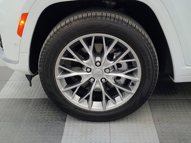 Used 2025 Jeep Grand Cherokee L Summit AWD/4WD image 16