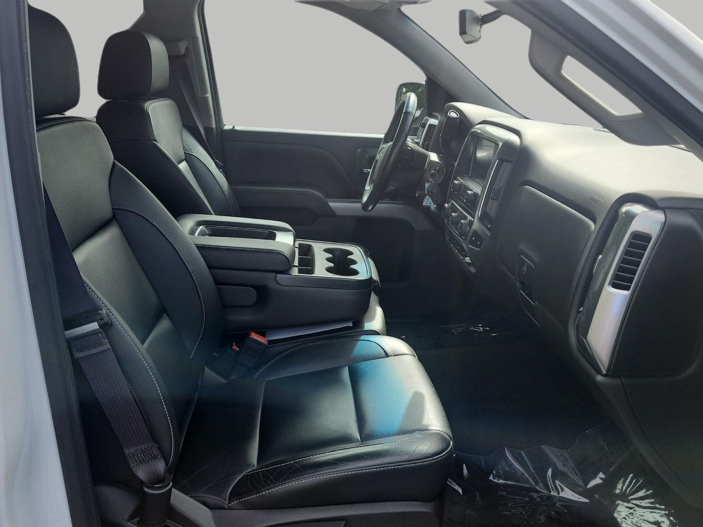 Used 2017 Chevrolet Silverado 1500 LT w/ Redline Edition AWD/4WD image 6