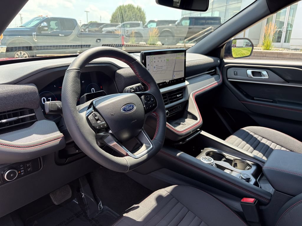Certified 2025 Ford Explorer ST-Line w/ Premium Package AWD/4WD image 9