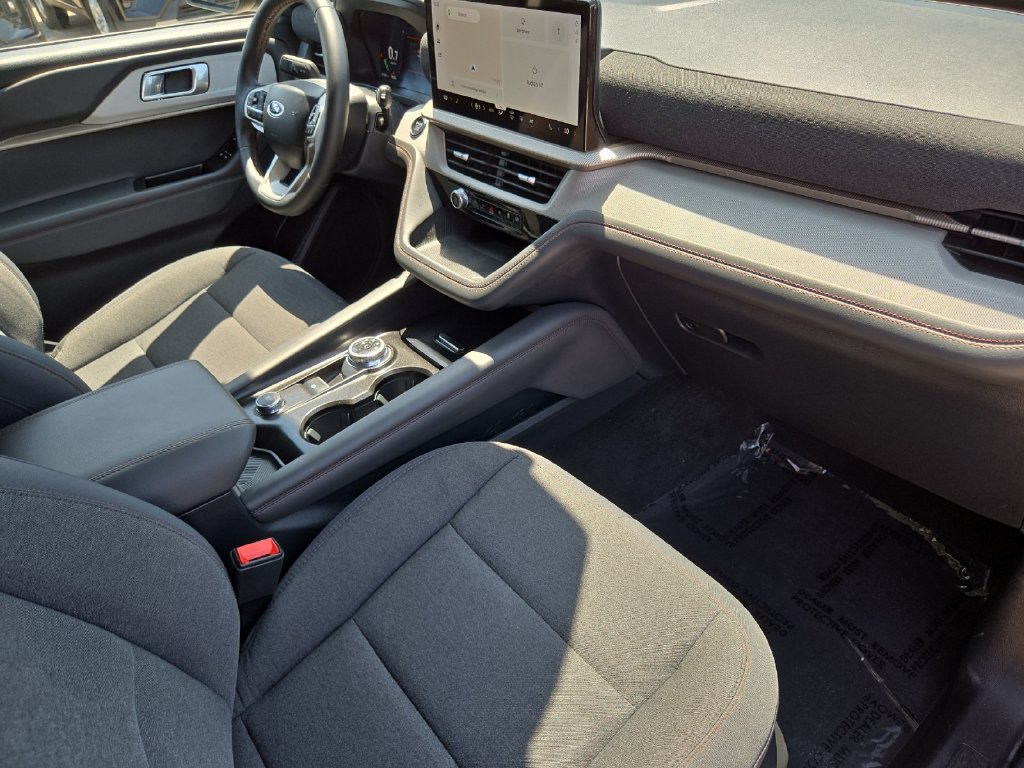 Certified 2025 Ford Explorer Active AWD/4WD image 16