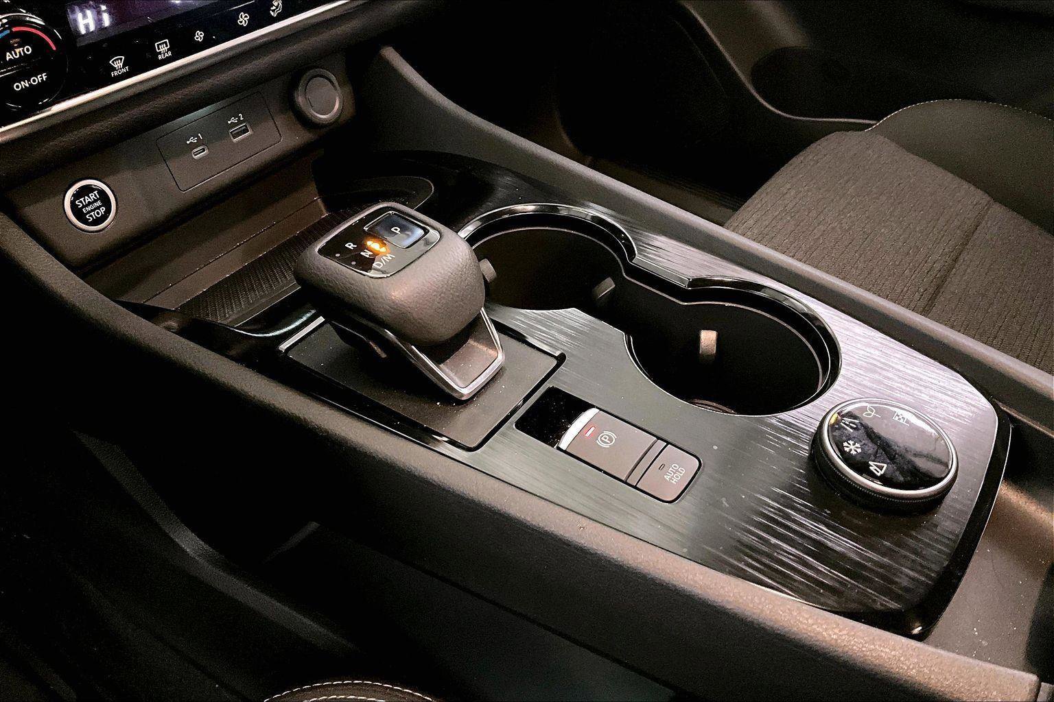 Used 2021 Nissan Rogue SV image 16