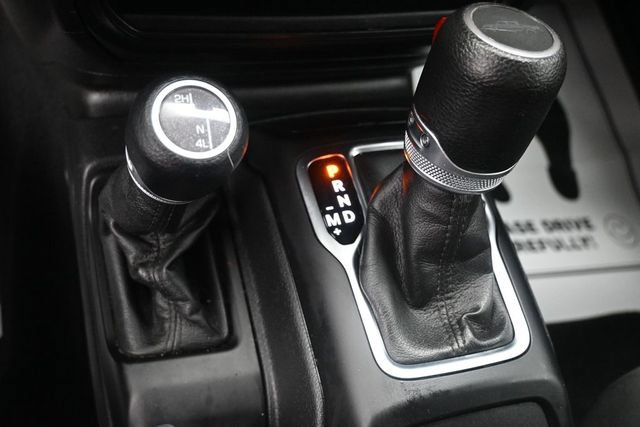 Used 2023 Jeep Gladiator Sport AWD/4WD image 12