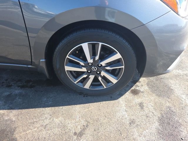 Used 2021 Nissan Versa SV image 9