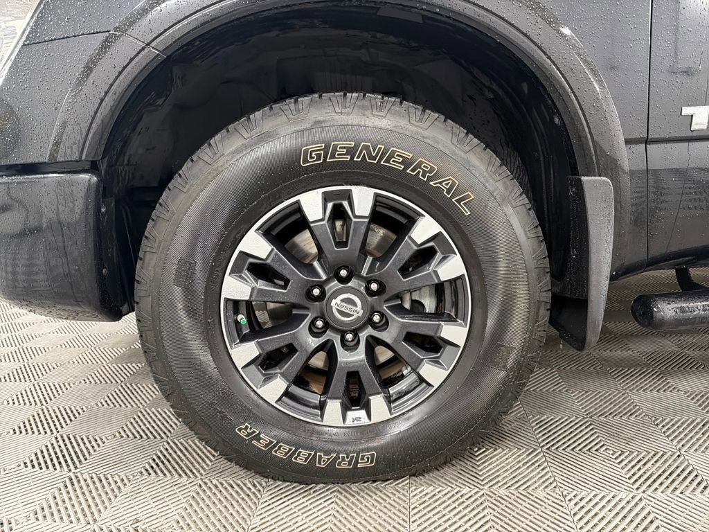 Used 2019 Nissan Titan PRO-4X w/ Pro-4x Convenience Package image 15