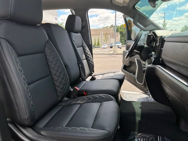Used 2024 Chevrolet Silverado 1500 RST AWD/4WD image 18