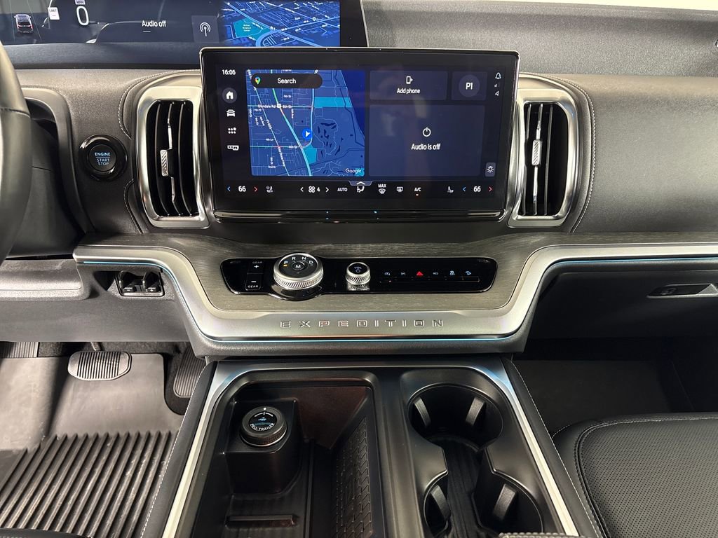 Certified 2025 Ford Expedition Platinum image 30