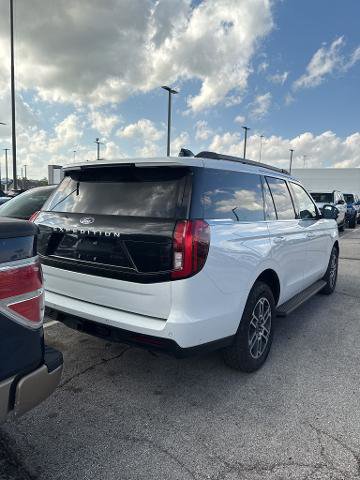 Certified 2025 Ford Expedition Active image 3
