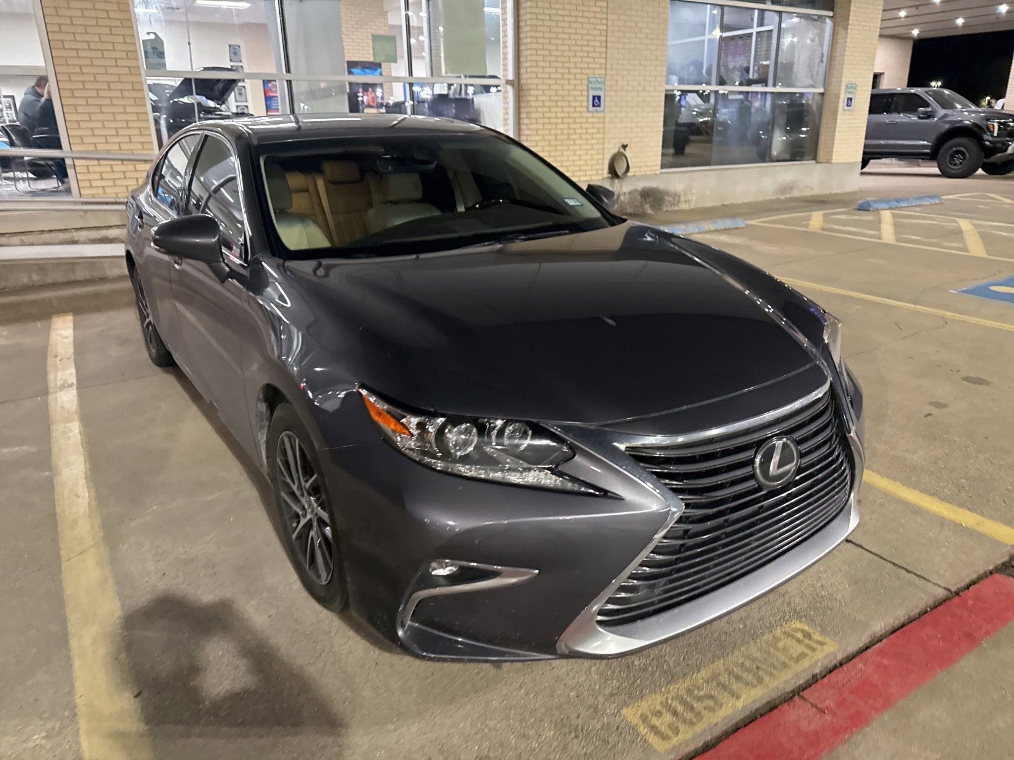 Used 2017 Lexus ES 350 w/ Luxury Package image 5