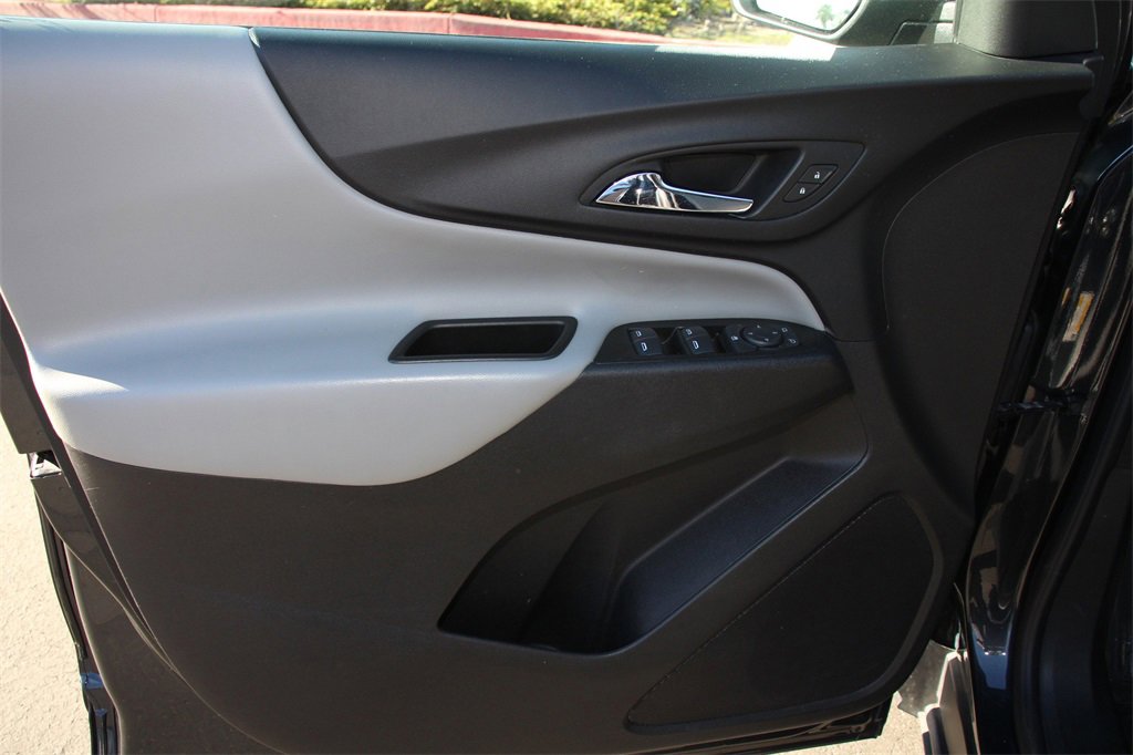 Used 2022 Chevrolet Equinox LS image 23