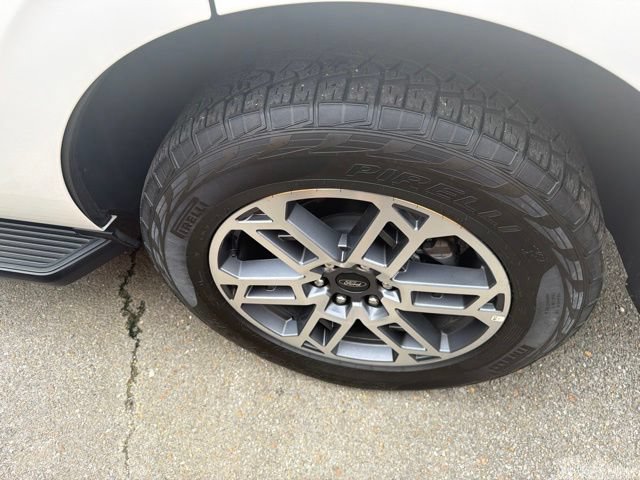 Certified 2025 Ford Expedition Active AWD/4WD image 16
