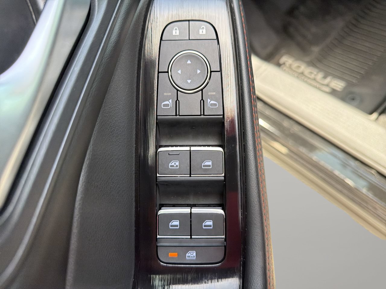 Used 2025 Nissan Rogue SV w/ Rock Creek Premium Package AWD/4WD image 18