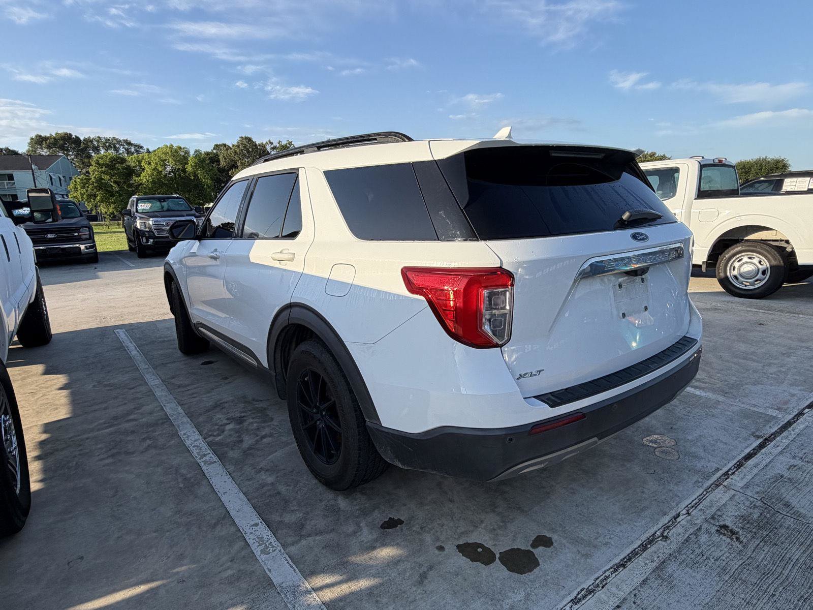 Certified 2020 Ford Explorer XLT w/ Equipment Group 202A RWD image 4