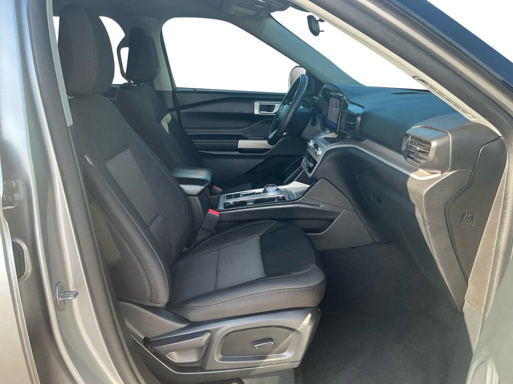 Certified 2023 Ford Explorer XLT RWD image 22