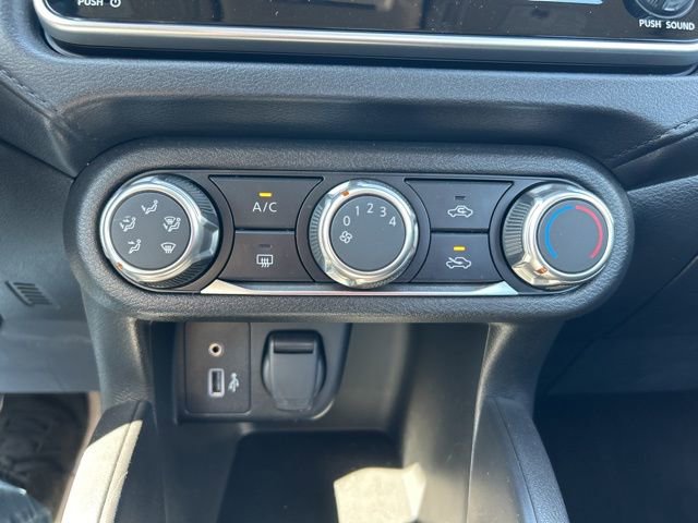 Used 2022 Nissan Versa S FWD image 19