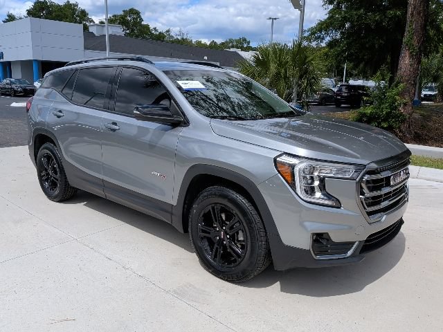 Used 2023 GMC Terrain AT4 AWD/4WD image 2