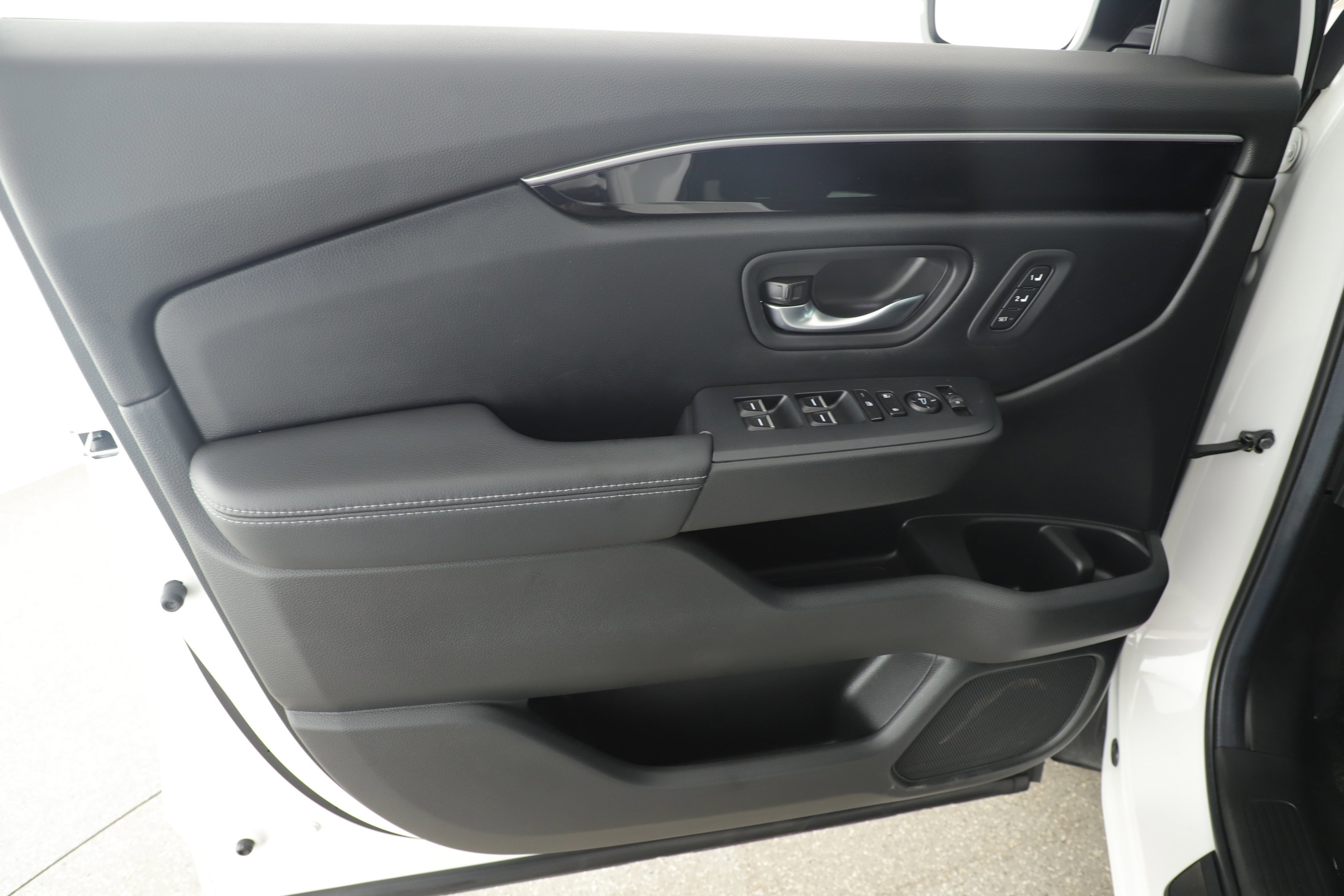 Used 2025 Honda Pilot Touring image 8