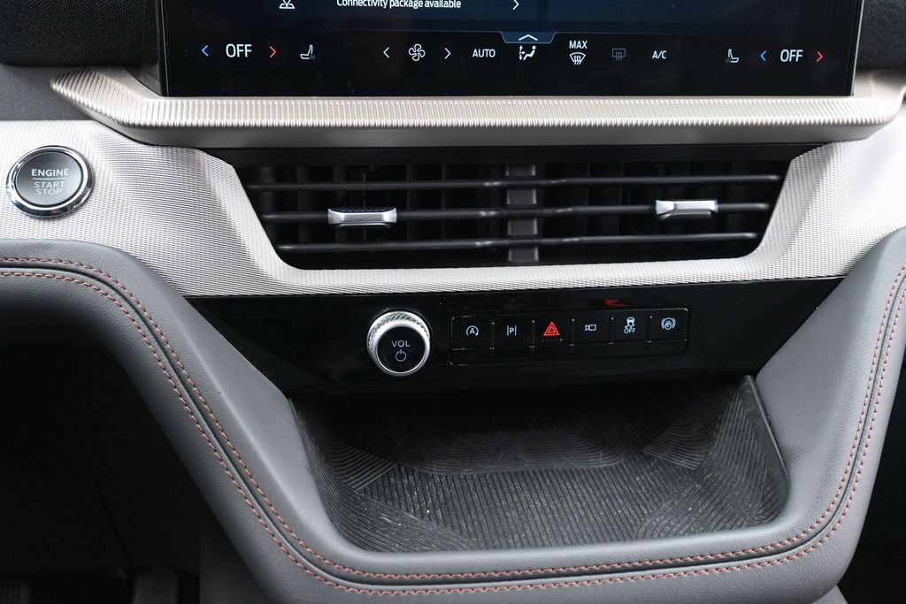 Certified 2025 Ford Explorer Active AWD/4WD image 12