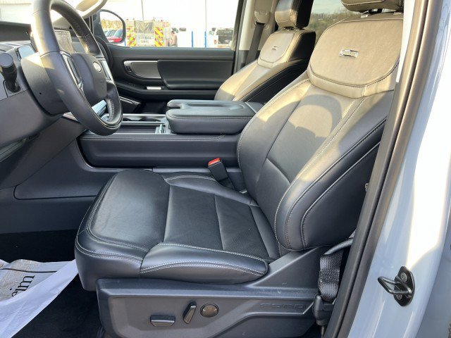 Certified 2025 Ford Expedition Max Platinum w/ Driver's Package image 14