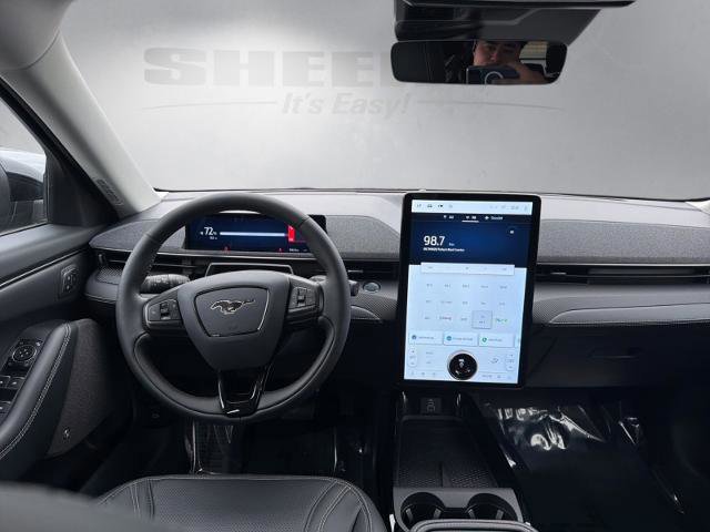 Certified 2025 Ford Mustang Mach-E Premium image 10