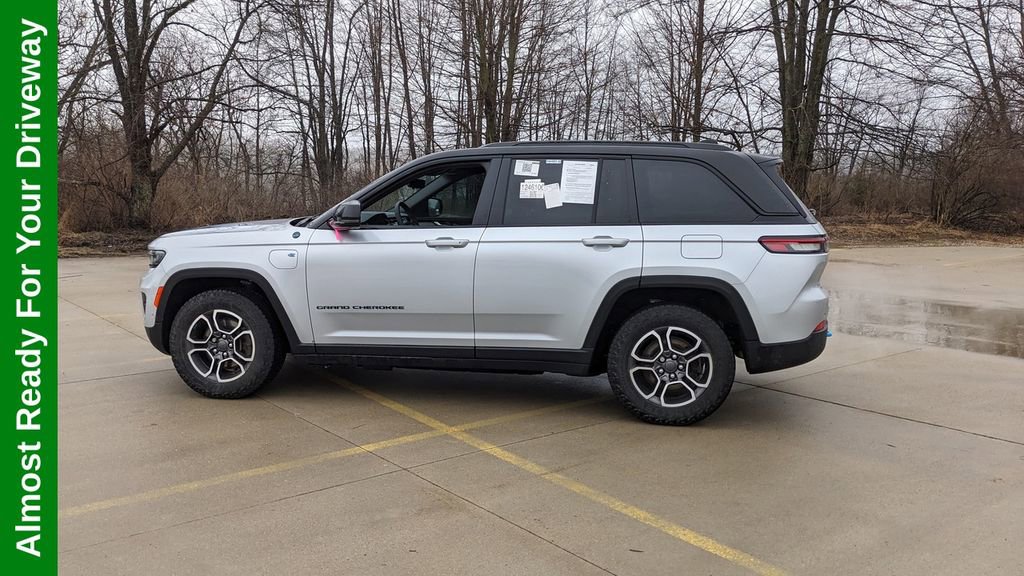 Used 2022 Jeep Grand Cherokee Trailhawk w/ Rear Seat Video Group 1 image 6