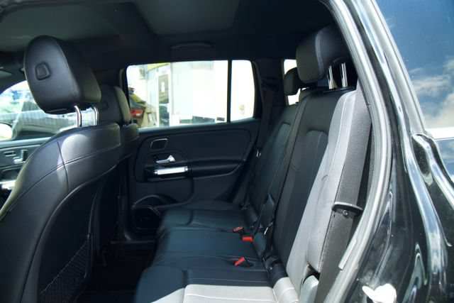 Used 2021 Mercedes-Benz GLB 250 4MATIC w/ Premium Package image 29