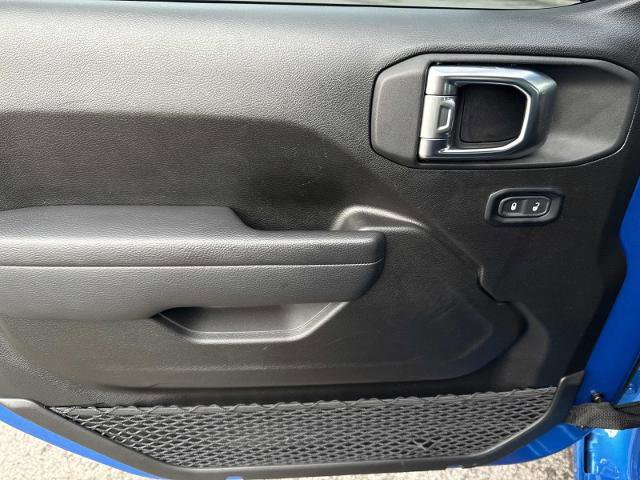 Used 2025 Jeep Wrangler Sport image 11