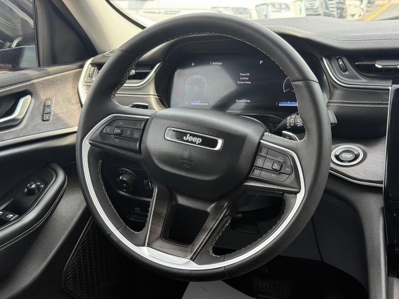 Used 2023 Jeep Grand Cherokee Limited w/ MOPAR Finishing Package AWD/4WD image 16
