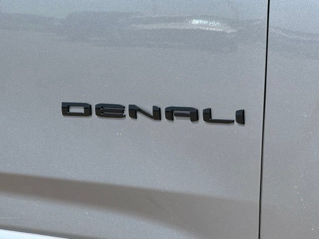 Used 2024 GMC Yukon Denali AWD/4WD image 10