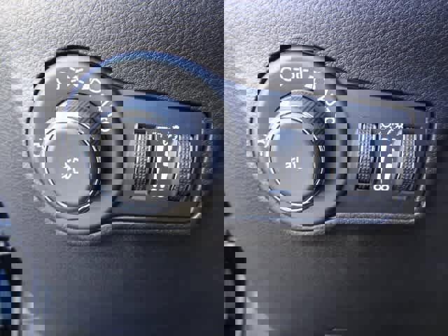 Used 2024 Jeep Compass Latitude image 16