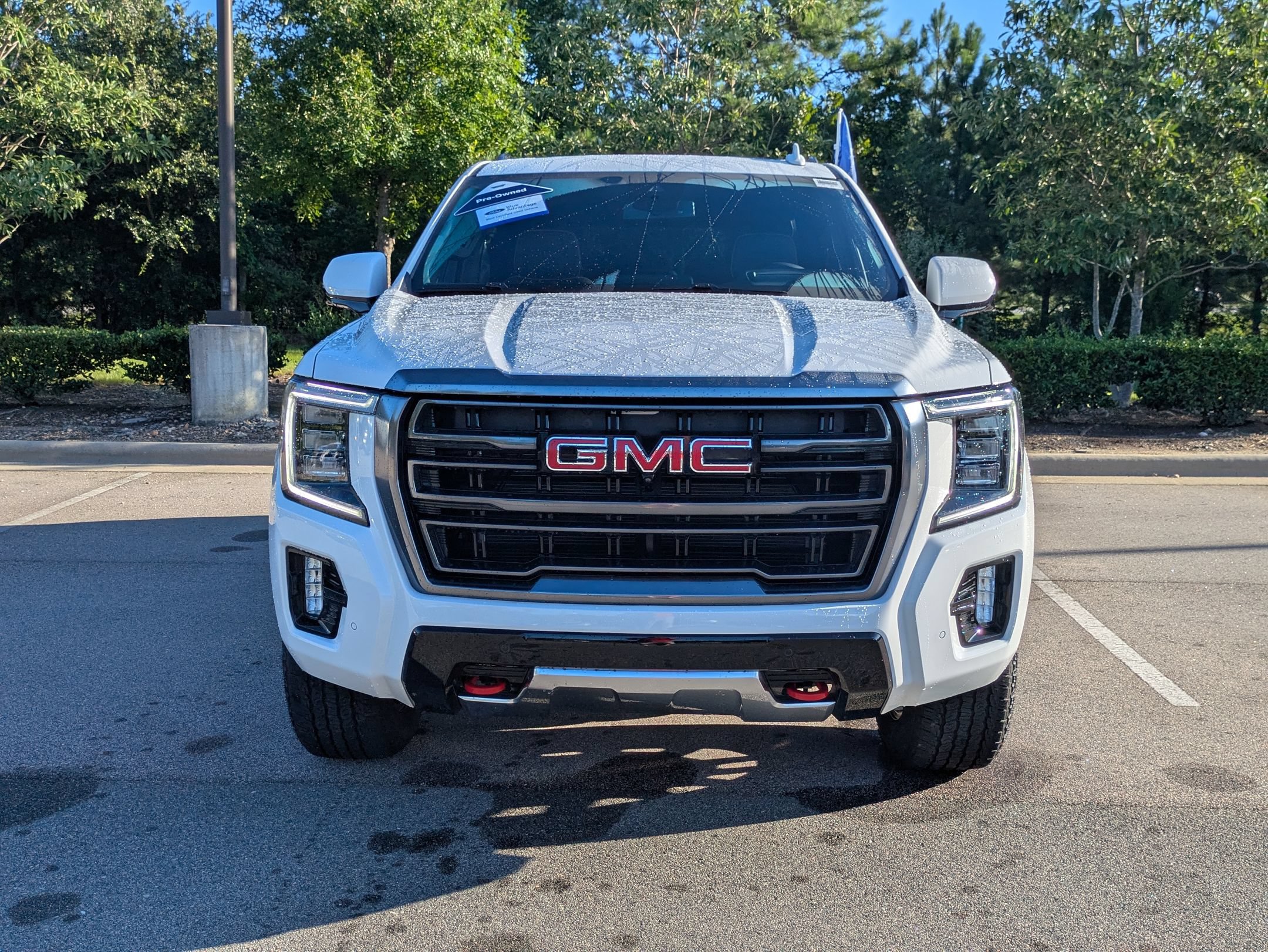 Used 2024 GMC Yukon AT4 w/ Technology Package AWD/4WD image 9