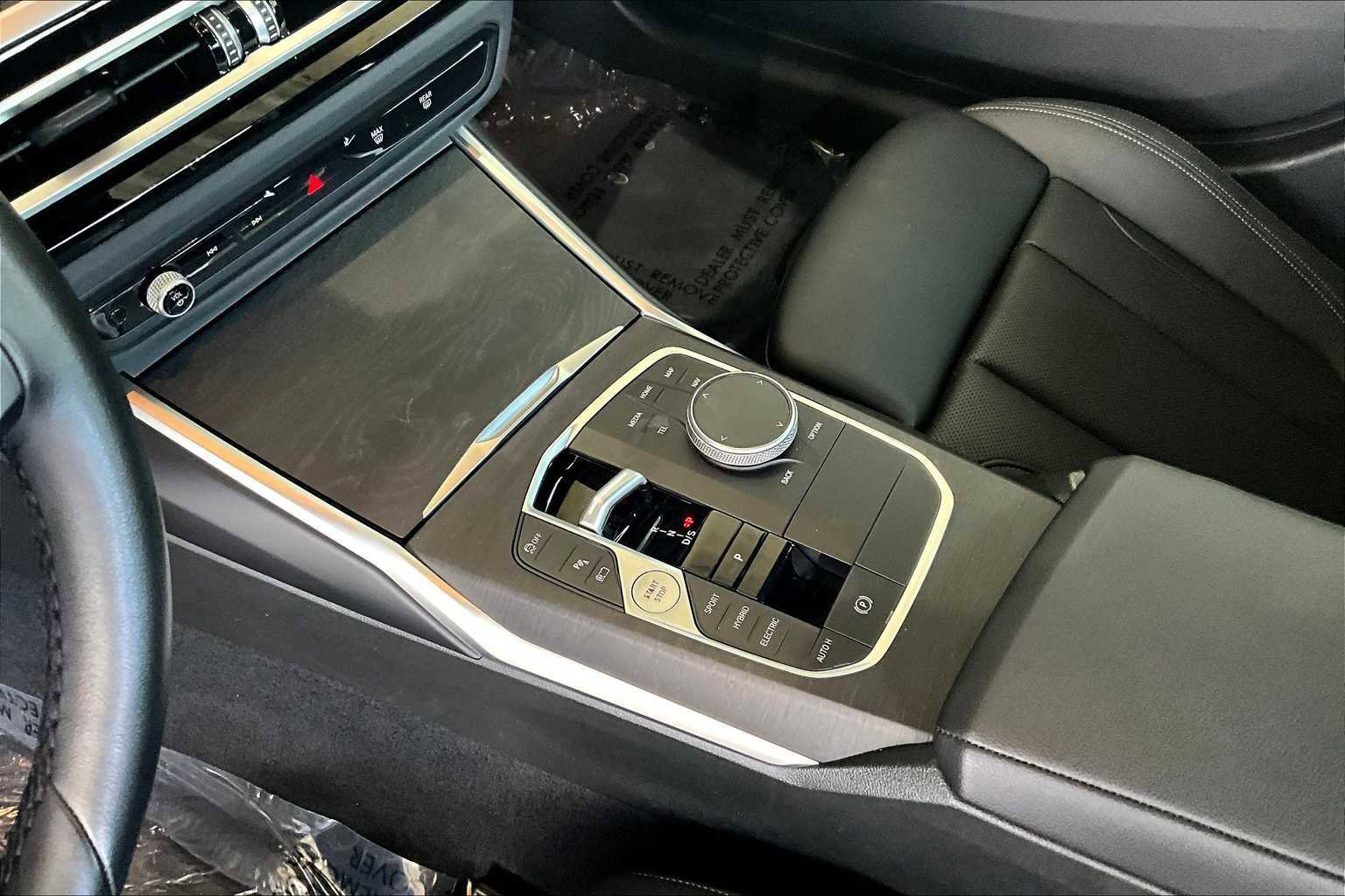 Used 2024 BMW 330e w/ Convenience Package image 16