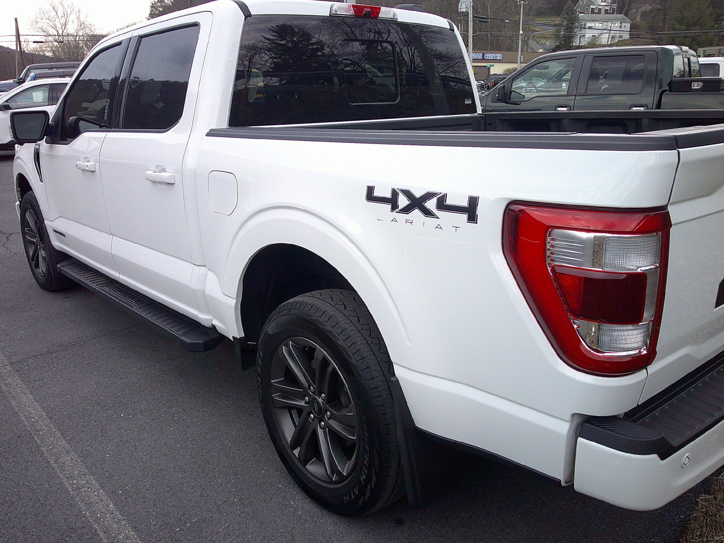 Certified 2022 Ford F150 Lariat w/ Max Trailer Tow Package AWD/4WD image 5