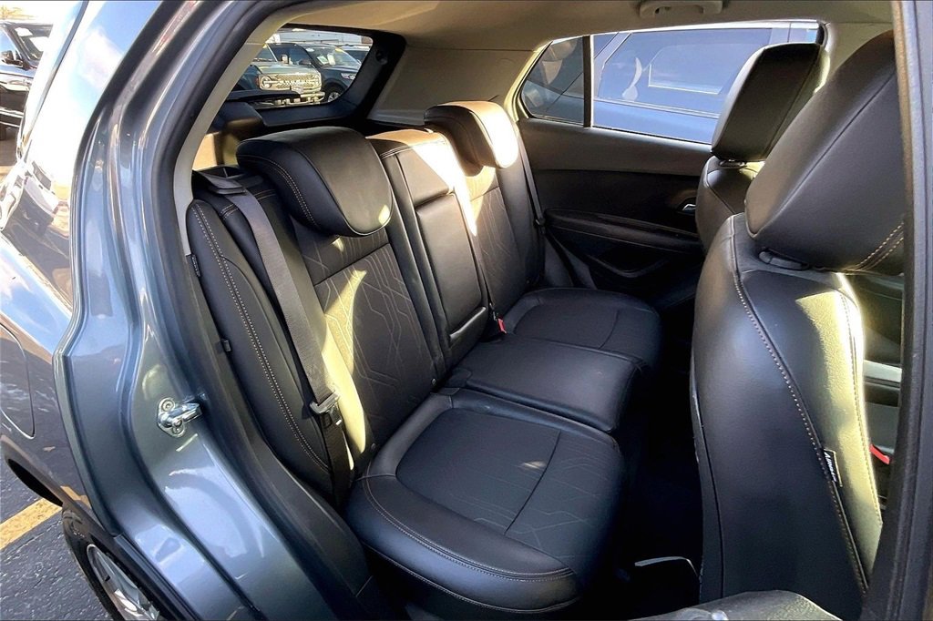 Used 2019 Chevrolet Trax LT w/ LT Convenience Package image 24