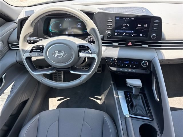 Used 2025 Hyundai Elantra Sport FWD image 20