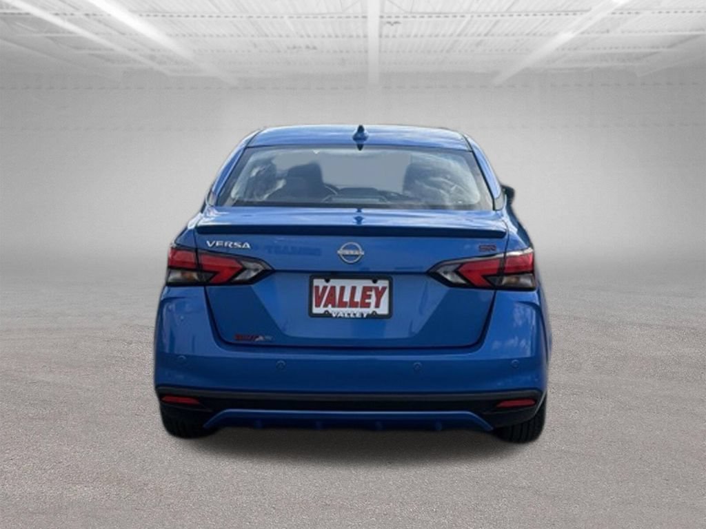 Used 2024 Nissan Versa SR FWD image 11