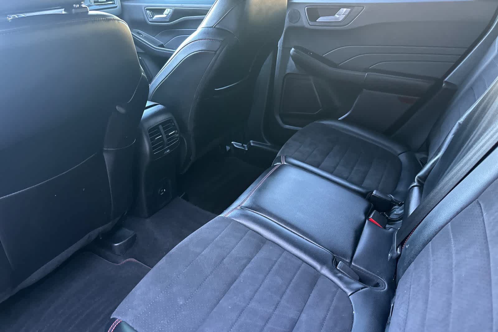Certified 2022 Ford Escape SEL w/ SEL Stealth AWD Package image 4