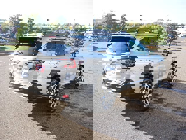 Used 2023 Subaru Outback Limited image 3