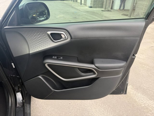 Used 2023 Kia Soul S FWD image 16