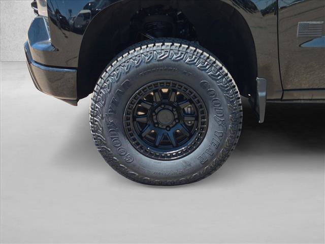 Used 2023 Chevrolet Silverado 1500 Custom Trail Boss AWD/4WD image 9