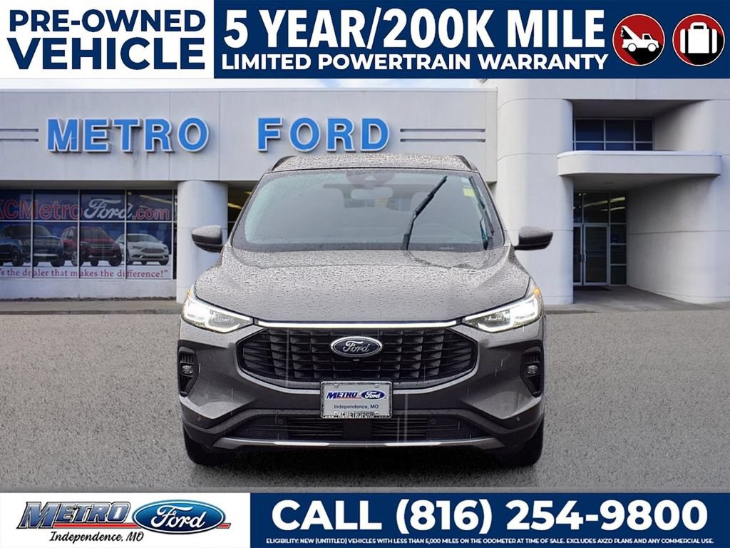 Certified 2025 Ford Escape Platinum w/ Premium Technology Package AWD/4WD image 8