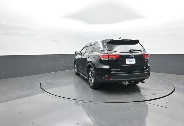 Used 2019 Toyota Highlander XLE image 5