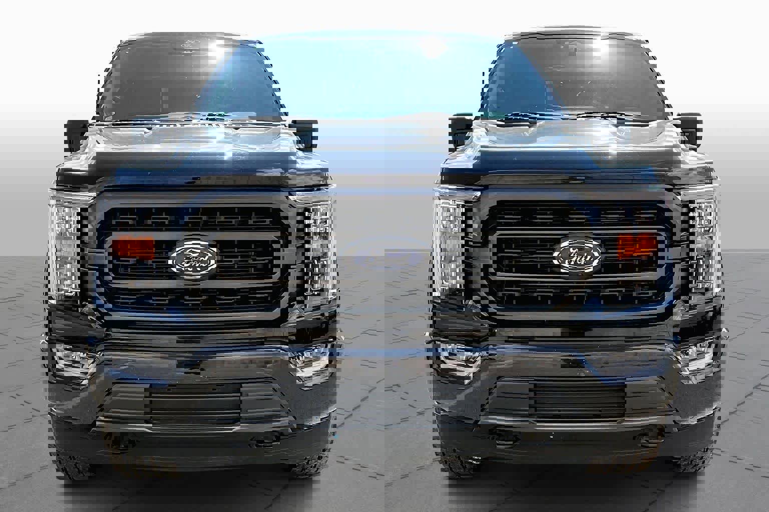 Certified 2022 Ford F150 XLT w/ Equipment Group 302A High image 8