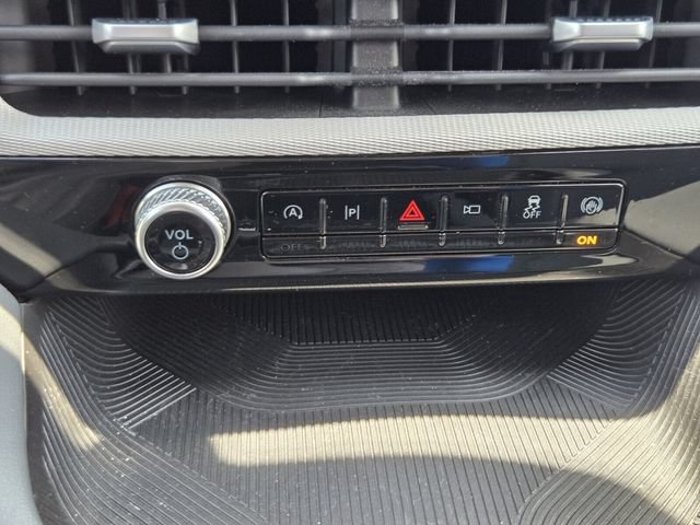 Certified 2025 Ford Explorer Active AWD/4WD image 25