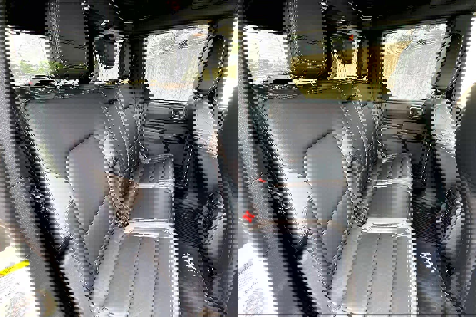 Certified 2025 Ford Bronco Outer Banks w/ Black Appearance Package image 21