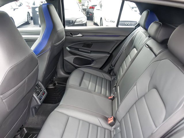 Used 2025 Volkswagen Golf AWD/4WD image 18