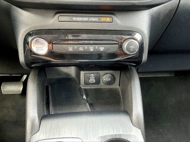 Certified 2025 Ford Escape Platinum AWD/4WD image 17